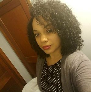 Meet your Posher, Monique